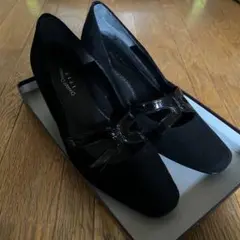 ブラック スエード 中ヒール パンプス