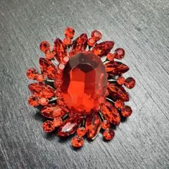 ビジューブローチ　レッド　ビジューペンダント