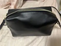 シンプル ブラック ショルダーバッグ