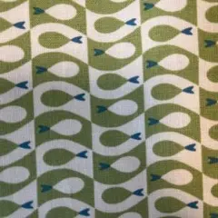 お魚模様の綿生地 緑と白　オックス