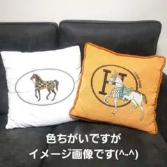 H 馬 刺繍 クッション カバー クリーム色 高級 上品
