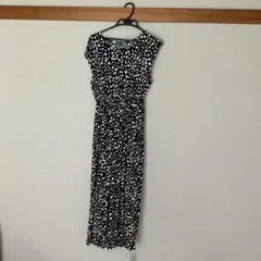K&G ノースリーブロングワンピース 黒白ドット