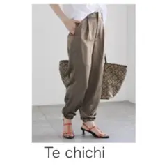 【極美品】テチチ　サテンジョガーパンツ　カーキ