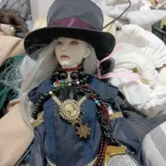 シルクハットのドール