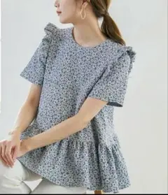 fitmore フリル付き花柄半袖トップス