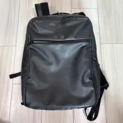 ブラック スリムバックパック 合成皮革
