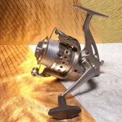 POINT BAY CRITICAL POWER 4000 スピニングリール