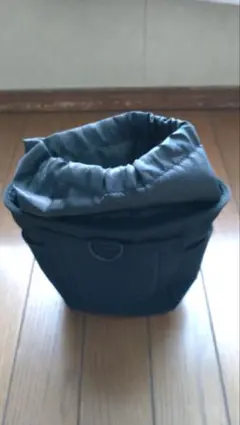 ブラック ナイロン ロールトップバッグ