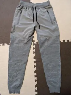 PUARIG グレー トレーニングパンツ Sサイズ