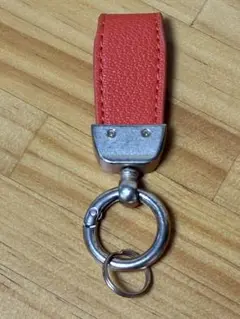 赤い合成皮革キーホルダー