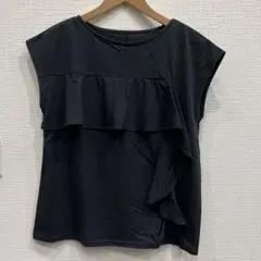 【新品】トップス　フリルカットソー