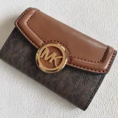新品未使用 マイケルコース キーケース モノグラム 人気 プレゼントにも最適