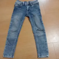 Item thumbnail for item f95515bd-03c0-4c9f-80a4-c4dc666d097c