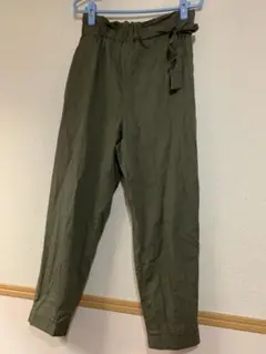 ◉ZARAザラ　カーキカジュアルパンツ　大きめリボン