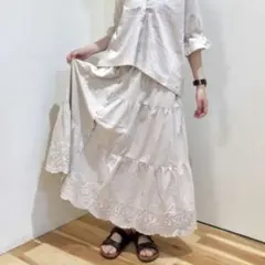 サマンサモスモス 裾立体刺繍 ティアード スカート スカラップ ベージュ SM2