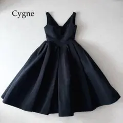 定価63000円　Cygne カーヴィーワンピース　Anne シーニュ　ブラック