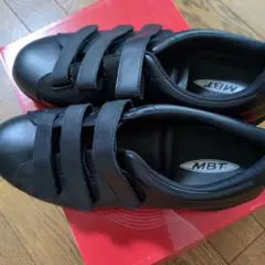 特価、MBTのブラックレザーシューズ