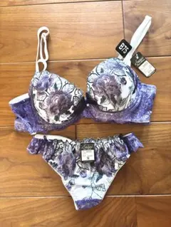DRW フラワーパール育乳脇高ブラジャー&バック透けTバック　B75Mパープル