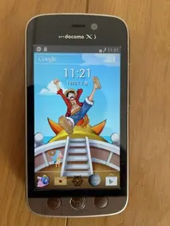 ONEPIECEスマホ　N-02Eサウザンドサニー号置台 ドコモ、5万台限定の「N-02E ONE PIECE」を12月21日に発売