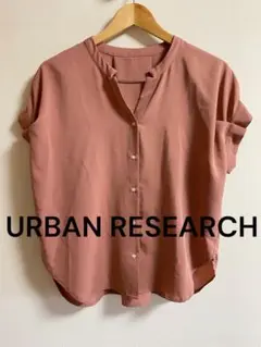 URBAN RESEARCH アーバンリサーチ　Vネックシャツ デザイントップス