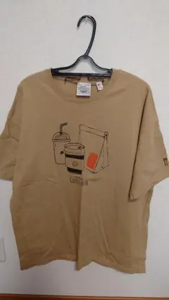 カジュアルTシャツ　ベージュ　新品同様