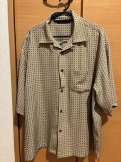 開襟シャツ　Mサイズ
