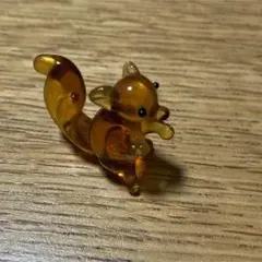ガラス製リスの置物 アンバー 約5cm
