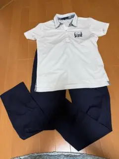 23区ゴルフポロシャツとネイビーのパンツセット