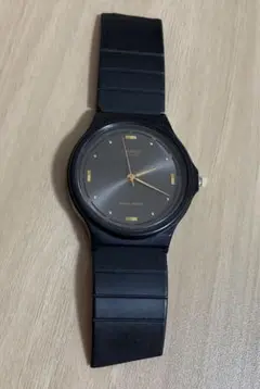 CASIO 腕時計　ジャンク　ブラック　ゴールド　ジャンク