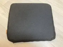 お尻が楽ちんなカラダファクトリーの座布団ジェルクッション