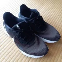 ナイキ　NIKE　ランニングシューズ　レボリューション　27.5センチ