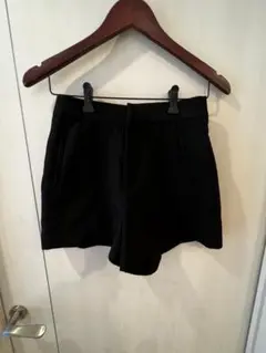 週末限定値下げ　ZARA ショートパンツ　ブラック