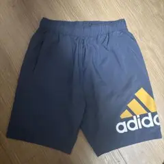 美品 アディダス ハーフパンツ 150