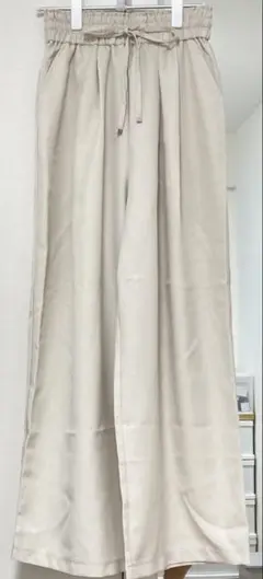 未使用　GeeRa ジーラ　ベージュ ワイドパンツ 　S