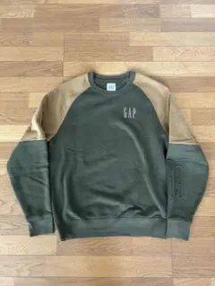 GAP ワンポイントロゴ 刺繍ロゴ ツートン スウェット バイカラー カーキ M