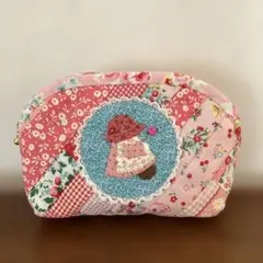 ハンドメイド　ポーチ　ストリングキルト　スーちゃん