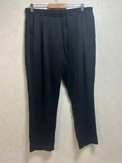 黒ジャージパンツ ドローストリング付き