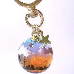 新作‼️一番星み〜つけた‼️キーホルダー　夕焼け空　雲入レジン　黄昏時　球体