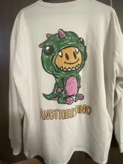 スマイルサウルス　ANOTHER DINO ロンT white