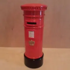 美品 英国王室エリザベス二世 EIIR 郵便ポスト型 貯金箱　15cm