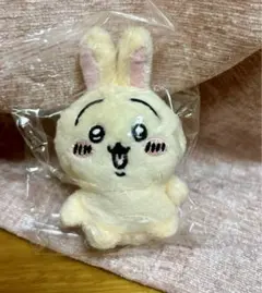 ちいかわ　お座りぬいぐるみ　うさぎ　ガチャ