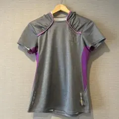 PUMA プーマ　フード付きショートスリーブトップス グレー/パープル　S