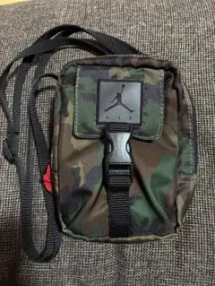 NIKE JORDAN サコッシュ 迷彩柄 ミニバッグ　ジョーダン　ポーチ