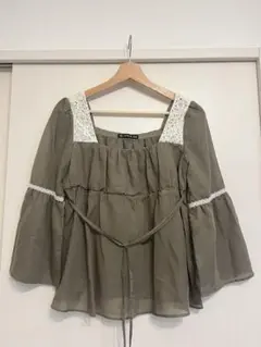 【美品】laboratory work シアーカーキブラウス