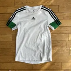 adidas サッカーTシャツ 150サイズ