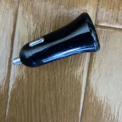 車載充電器 2ポート 黒
