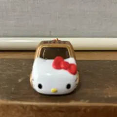 ハローキティ ミニカー ゴールド