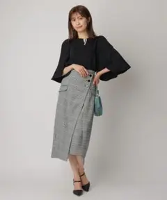 新品未使用 7分ケープスリーブパールブラウス Apuweiser-riche