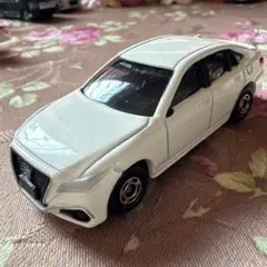 トヨタ　クラウン　ホワイト ミニカーNo.26