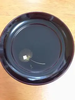 冨田立山　漆芸　　家紋　菊紋入り漆器皿 盆約36cm旭日双光章受賞記念日展作家 冨田立山 漆芸 家紋 菊紋入り漆器皿 盆約36cm旭日双光章受賞記念